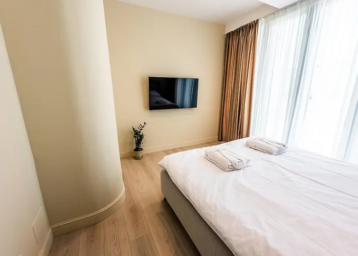 Sky Near Center * Bukurešť