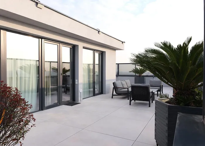 Sky Near Center * Bukurešť