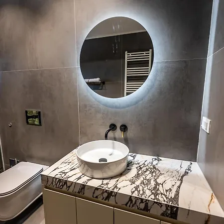 Sky Near Center Daire Bükreş