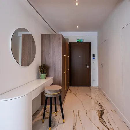 Daire Sky Near Center Bükreş