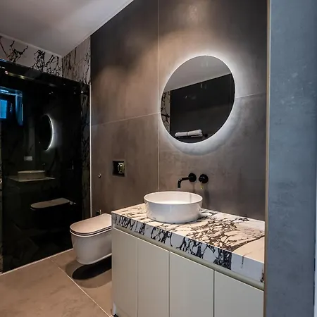 Daire Sky Near Center *