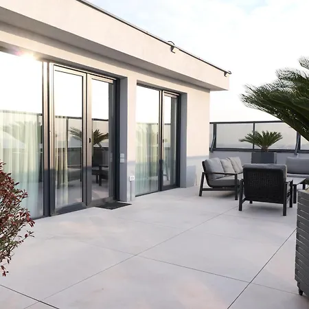 公寓 Sky Near Center 布加勒斯特