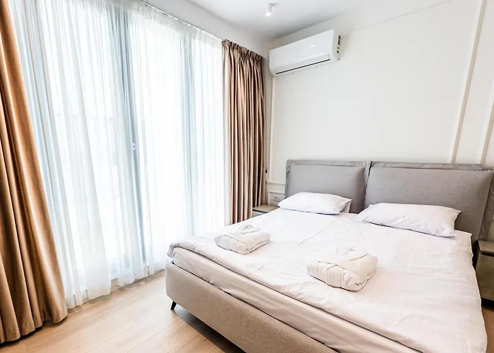 Sky Near Center * ブカレスト