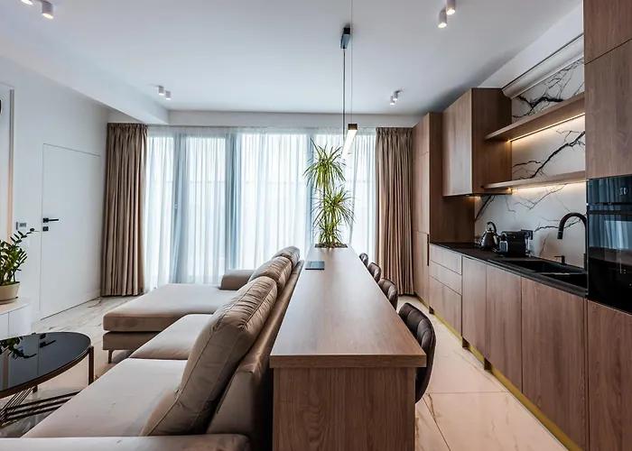 Sky Near Center Апартаменти *