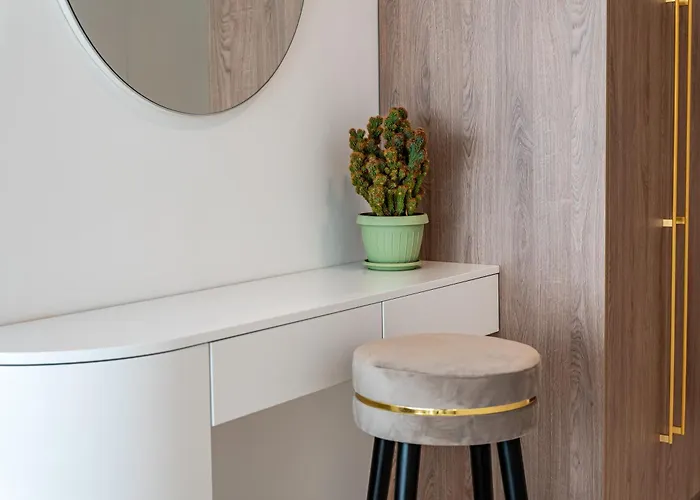 Sky Near Center アパート