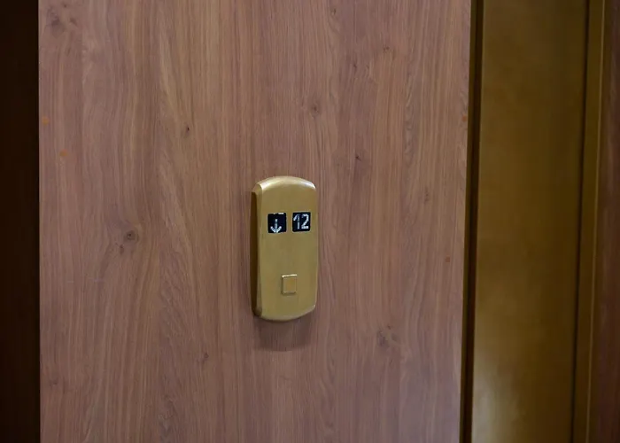 Sky Near Center 公寓