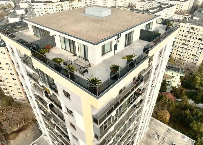 Sky Near Center Apartman *